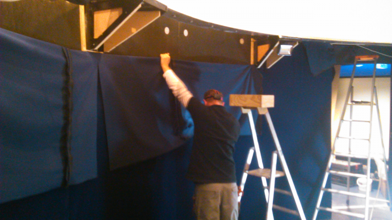 Tenture murale au Pic du Midi de Bigorre dans les Hautes Pyrénées